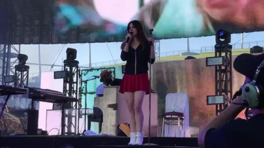 Lana Del Rey – Love [3] (Live @ «KROQ Weenie Roast»)