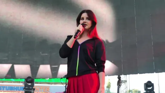 Lana Del Rey – Lust For Life [2] (Live @ «KROQ Weenie Roast»)