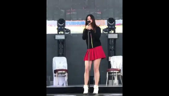 Lana Del Rey (Live @ «KROQ Weenie Roast»)