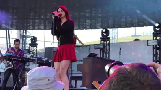 Lana Del Rey – Cruel World [2] (Live @ «KROQ Weenie Roast»)