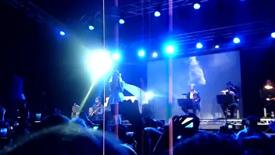 Lana Del Rey ‒ Video Games (Live @ «Splendour in the Grass») [2]