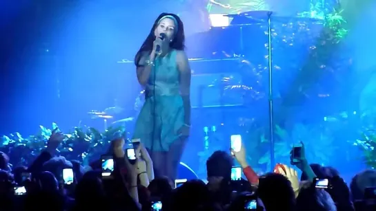 Lana Del Rey ‒ Video Games (Live @ «Palace Theatre»)