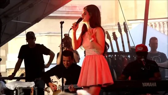 Lana Del Rey ‒ National Anthem (Live @ «House Festival»)