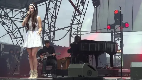 Lana Del Rey ‒ Carmen (Live @ «Eurockéennes») [2]