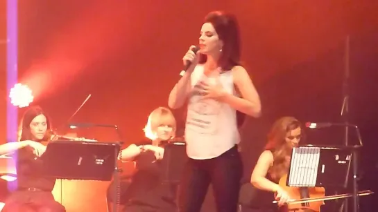 Lana Del Rey ‒ Summertime Sadness (Live @ «Rock Werchter») [2]