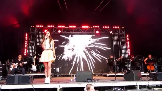 Lana Del Rey – Without You (Live @ «Lovebox Festival»)