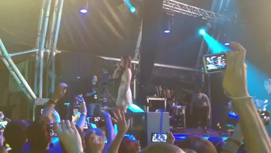 Lana Del Rey – Blue Jeans (Live @ «Sonar Festival») [2]