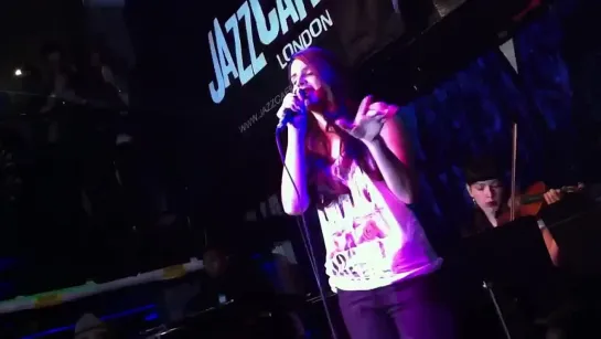 Lana Del Rey – Born To Die (Live @ «Jazz Cafe») [2]