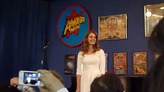 Lana Del Rey – Born To Die (Live @ «Amoeba Music»)