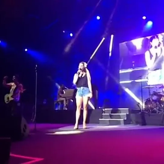 Lana Del Rey – Fucked My Way Up To The Top (Live @ «Festival de Carcassonne»)