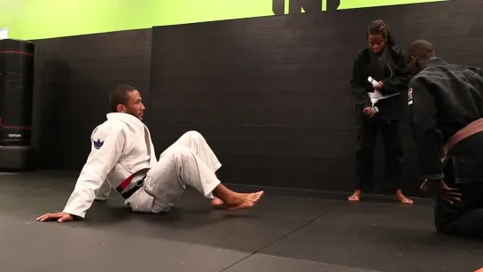 Dominique Bell - A Private Lesson on Passing Sit Up Guard