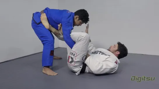 TARSIS HUMPHREYS - Lasso spinning overhead sweep