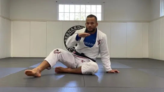 Marcos Tinoco - Solo Drill to Improve Lasso Guard (builds hip strength!)