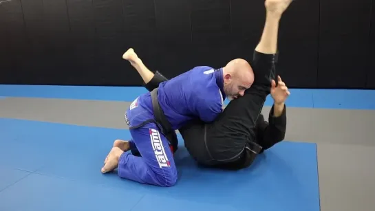 Nick Albin Aka Chewy - 4 Full Guard Sweeps Every BJJ White Belt Should Learn As Early As Possible