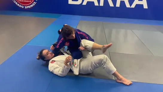 Vanessa Waltz - How to Twisted Guard Pass to Mount Triangle for BJJ