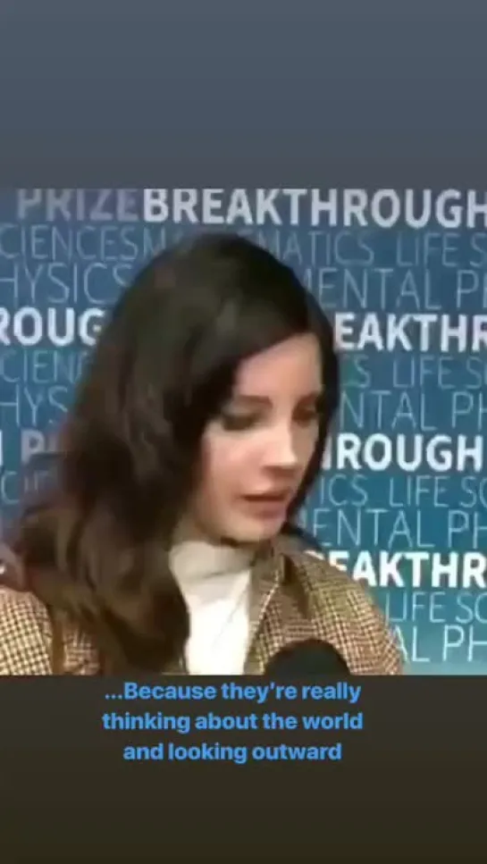 IS (lanadelrey): Отрывок интервью на красной ковровой дорожке Breakthrough Prizes