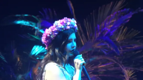 Lana Del Rey ‒ Blue Velvet («Paradise Tour» / Warsaw / Torwar)