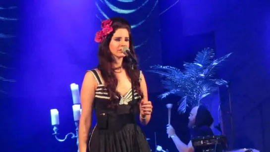 Lana Del Rey ‒ Blue Velvet («Paradise Tour» / Madrid / La Riviera)