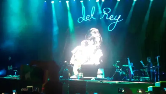 Lana Del Rey – Old Money (Live @ «Corona Capital»)