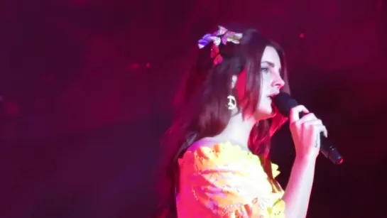 Lana Del Rey – Born To Die (Live @ «Osheaga»)