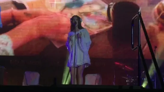 Lana Del Rey – High By The Beach (Live @ «Lollapalooza»)