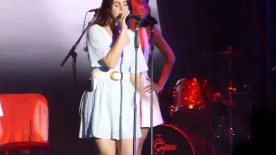 Lana Del Rey – Serial Killer (Live @ «Rockwave Festival»)