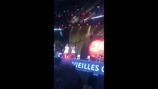 Lana Del Rey – Honeymoon (Live @ «Les Vieilles Charrues»)