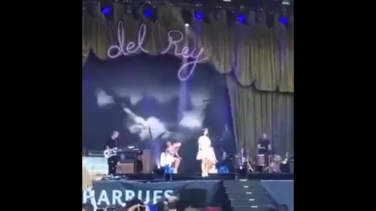 Lana Del Rey – Cola (Live @ «Les Vieilles Charrues»)