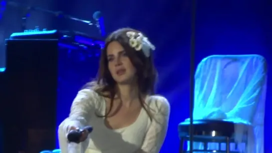 Lana Del Rey – Video Games (Live @ «Moon and Stars Festival»)