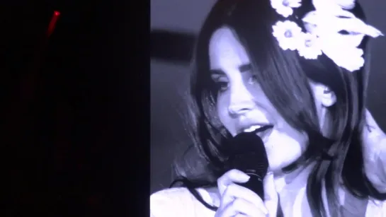 Lana Del Rey – Summertime Sadness (Live @ «Moon and Stars Festival»)