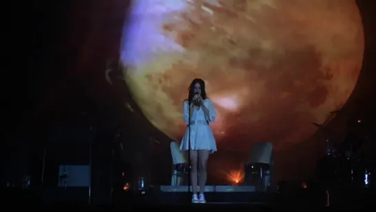 Lana Del Rey – Honeymoon (Live @ «Park Live») [2]