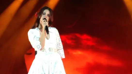 Lana Del Rey – Summertime Sadness (Live @ «Park Live») [2]