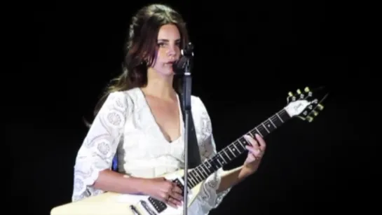 Lana Del Rey –Yayo (Live @ «Park Live») [2]