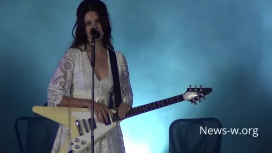 Lana Del Rey – Video Games (Live @ «Park Live»)