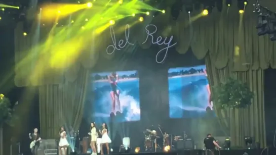 Lana Del Rey – Off To The Races (Live @ «TW Classic Festival»)