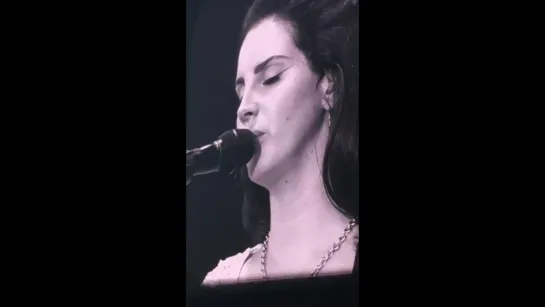 Lana Del Rey – Video Games (Live @ «TW Classic Festival»)