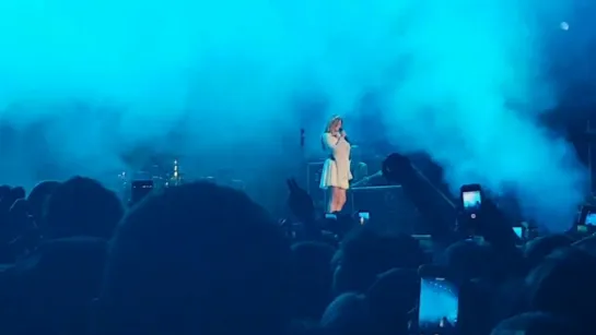 Lana Del Rey – Off To The Races (Live @ «Orange Warsaw Festival»)