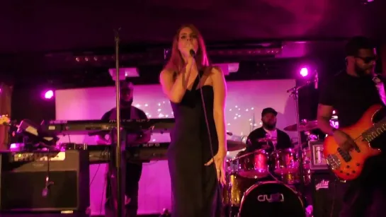 Lana Del Rey – Blue Jeans (Live @ «Club Silencio»)