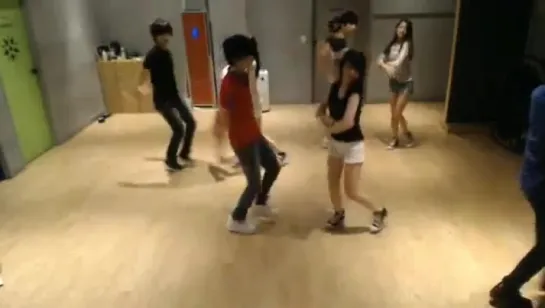 [Predebut] 13.07.25 SEVENTEEN & PLEDIS GIRLZ TV CUT CAM 7 dancing Call Me Maybe (2)