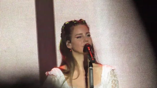 Lana Del Rey – Ride (Live @ «Latitude Festival»)