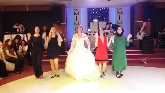 Karadeniz kızı üstelik bir de gelin ise 😊😇👰