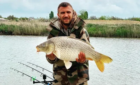 8.300kg 🎣💪 #Lomachenko cнова победил своего соперника