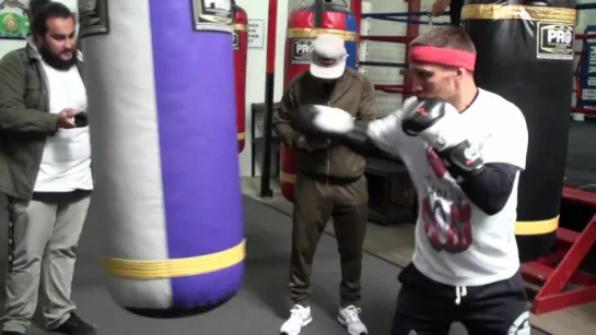 Vasyl Lomachenko BANGS HEAVY BAG vs Jason Sosa ahead of their boxing Fight i