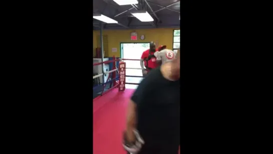 Yuniesky Gonzalez training for possible. Showdown with Alex Gvozdyk[1]