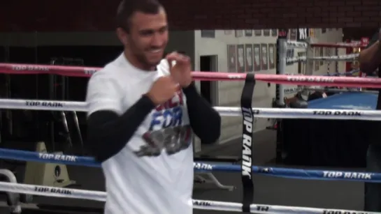 Vasyl Lomachenko IMPERSONATES Manny Pacquiao Shadow Boxing vs Nicholas Walters