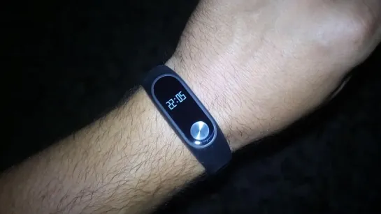 Xiaomi Mi Band 2 (рука)