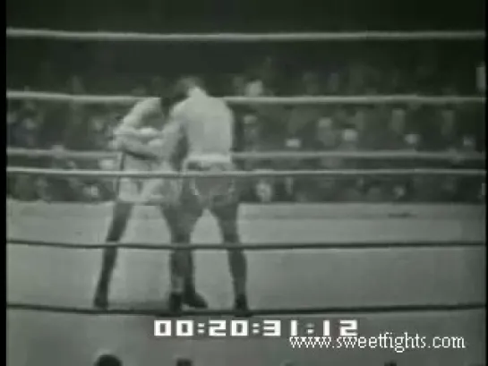 1960-02-04 Саrlоs Оrtiz vs Ваttling Тоrrеs (Wоrld Light Wеltеrwеight Тitlе)