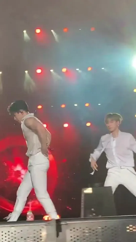 [VK][181117] MONSTA X fancam - From Zero (Wonho focus) @ HEC Korea Concert