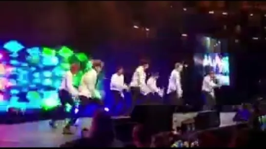 [VK][180303] Toggle Fancam MONSTA X - Beautiful @ HSBC Women’s World Championship Music Festival 2018