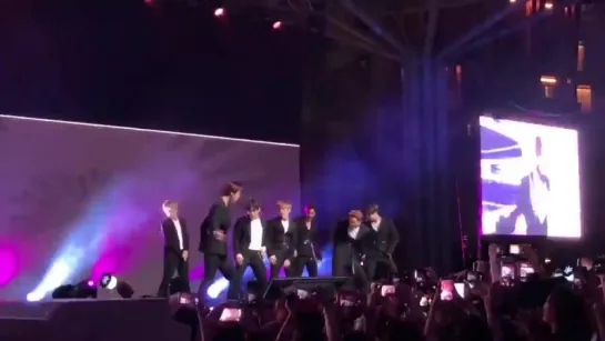 [VK][180303] HallyuSG Fancam MONSTA X - Shine Forever @ HSBC Women’s World Championship Music Festival 2018